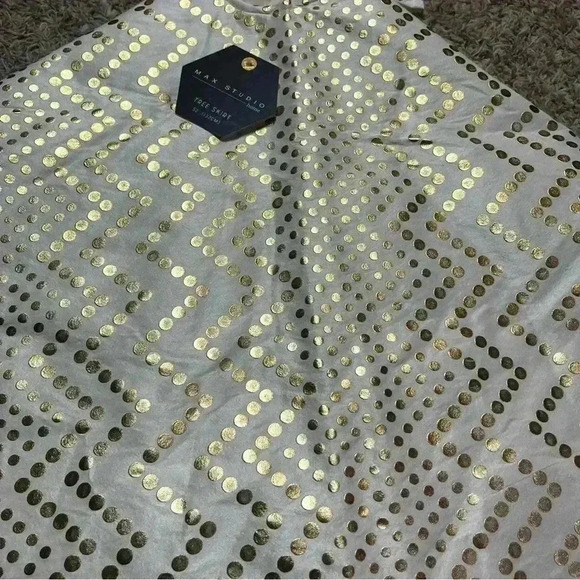 Max Studio Tree Skirt Holiday Christmas Cream Gold Dots Tie Closure 52” NWT - Picture 6 of 6